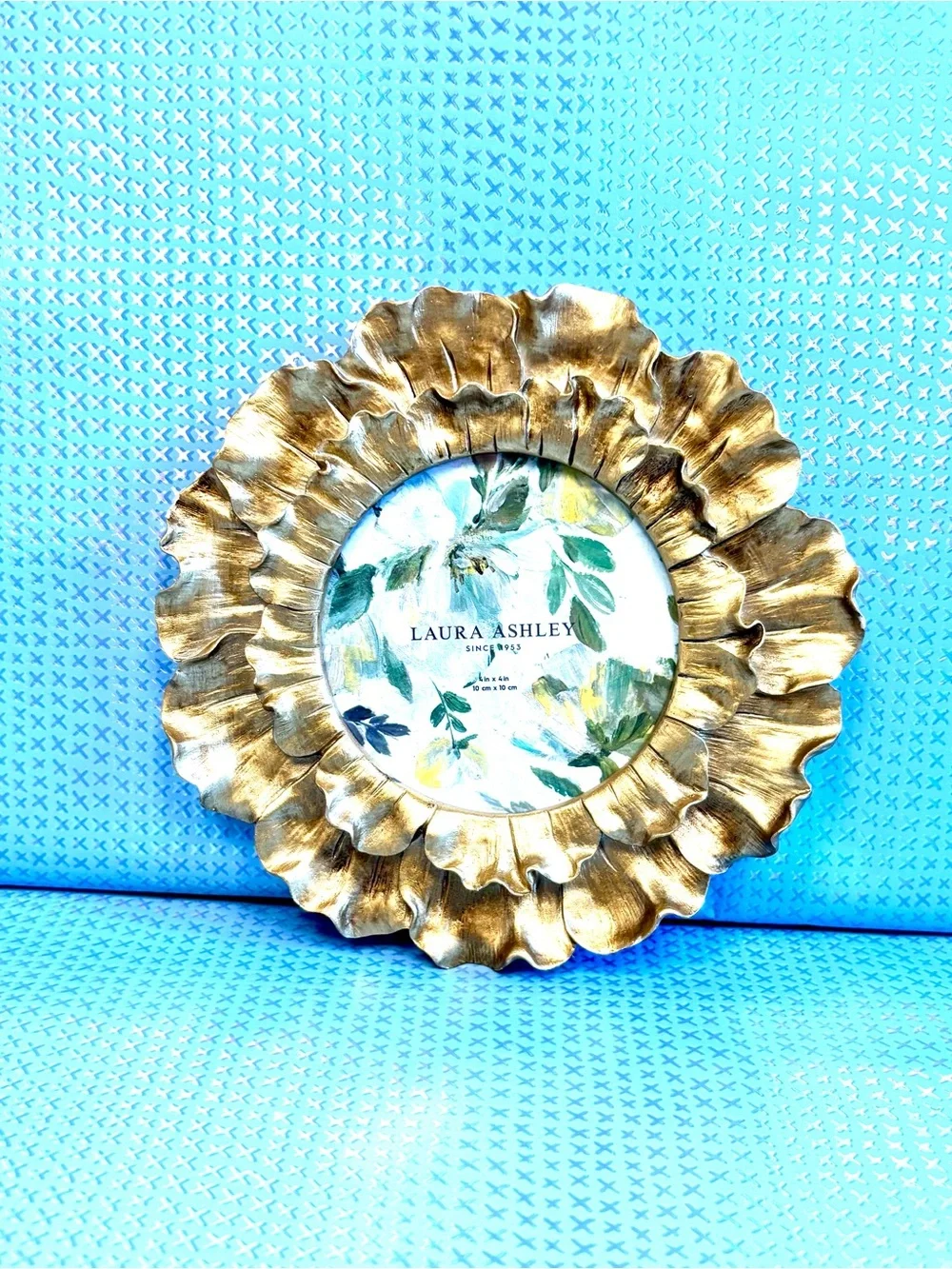Laura Ashley Round 4 x 4 Gold Ruffled Floral Petals Picture Frame F441004